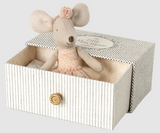 Dancing Mouse in Daybed - Little Sister (3y+)